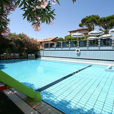 קרביה Hotel Antares מראה חיצוני תמונה