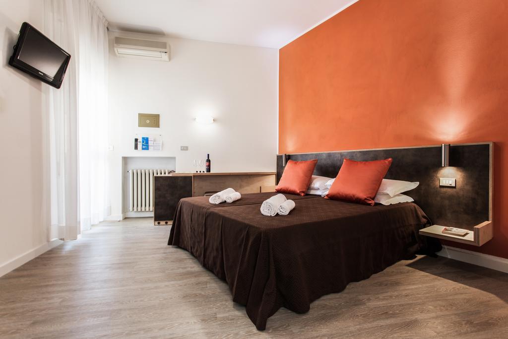 קרביה Hotel Antares חדר תמונה