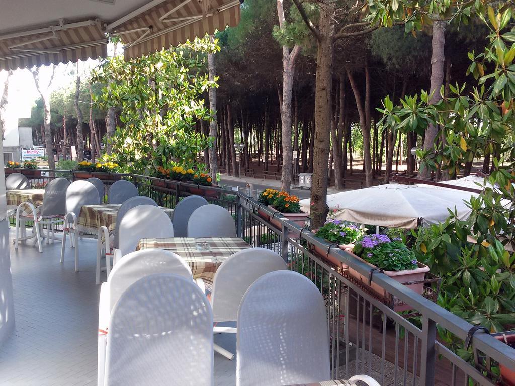 קרביה Hotel Antares מראה חיצוני תמונה