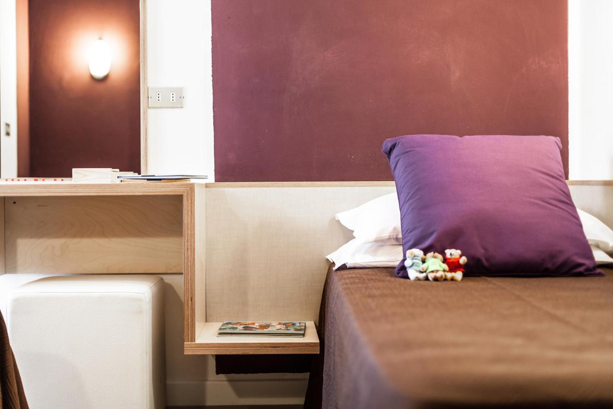 קרביה Hotel Antares חדר תמונה