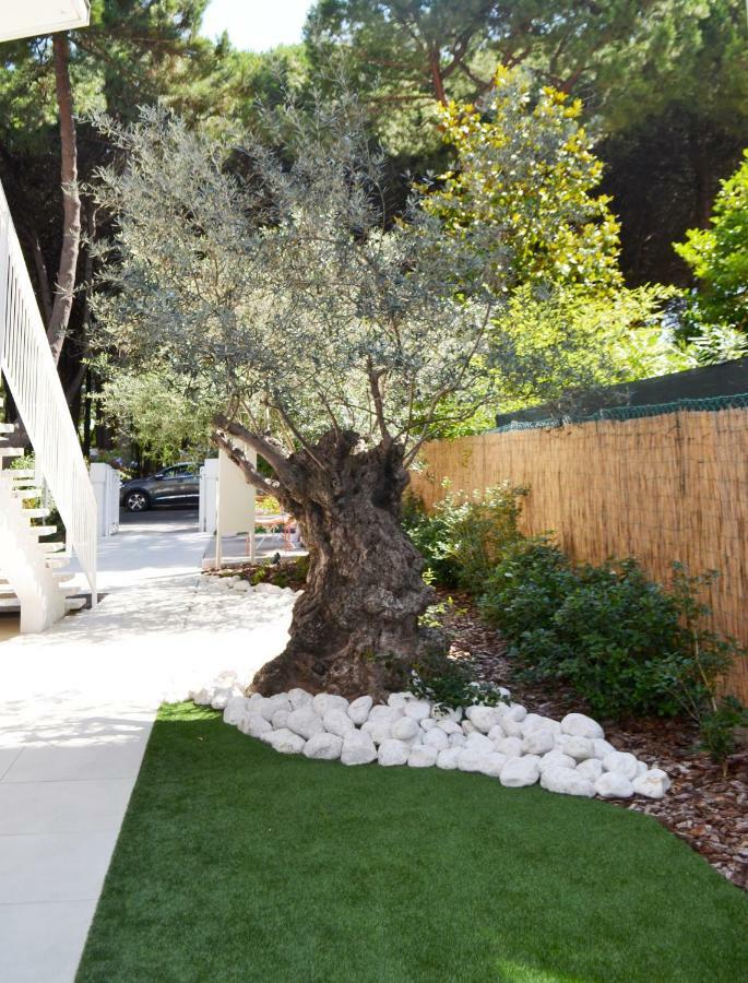 קרביה Hotel Antares מראה חיצוני תמונה